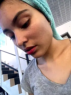 Snapshot of hotwife26 chatting on 10-07-25, 09:23 hotwife26 online show from 10-07-25, 09:23