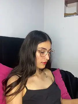 Snapshot of hotwife26 chatting on 05-14-26, 05:25 hotwife26 online show from 05-14-26, 05:25