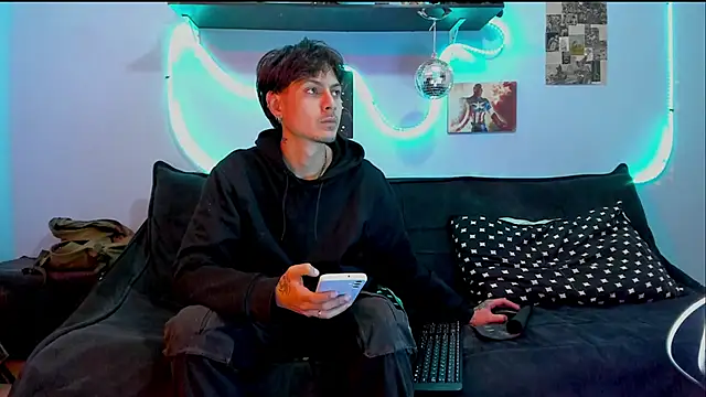 Dioniso guy8 online show from 04-21-26, 08:12