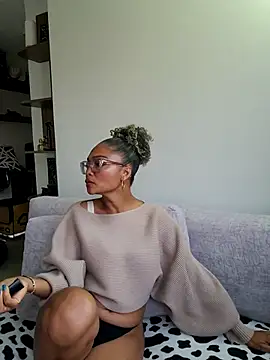 BiiancaEstradaa online show from 07-17-26, 10:58