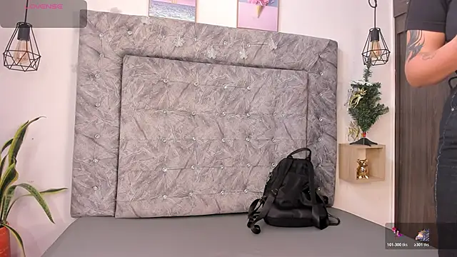 Seraphyne666 online show from 12-17-25, 07:09