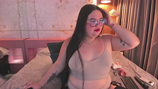 Lushi Love online show from 01-19-26, 01:53