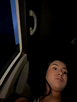 Snapshot of prayingtothesky chatting on 09-08-25, 11:15 prayingtothesky online show from 09-08-25, 11:15