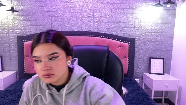 Natalie loffreda online show from 09-12-25, 02:55