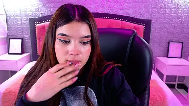 Natalie loffreda online show from 10-03-25, 02:52