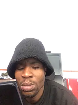 Snapshot of broskies777 chatting on 09-19-25, 09:00 broskies777 online show from 09-19-25, 09:00