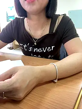 Snapshot of -NhaKy22 chatting on 09-19-25, 01:07 -NhaKy22 online show from 09-19-25, 01:07