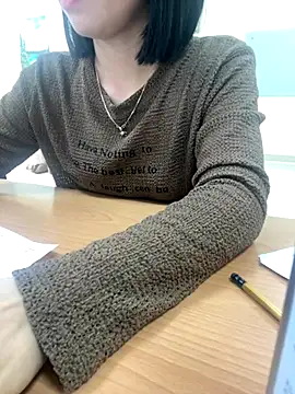 Snapshot of -NhaKy22 chatting on 10-30-25, 01:18 -NhaKy22 online show from 10-30-25, 01:18