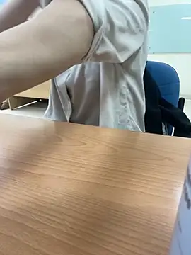 Snapshot of -NhaKy22 chatting on 12-05-25, 02:20 -NhaKy22 online show from 12-05-25, 02:20