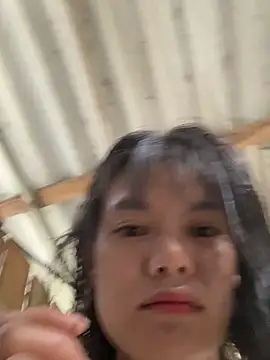 Snapshot of PhanHaa chatting on 12-18-25, 12:38 PhanHaa online show from 12-18-25, 12:38