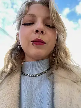 EveLittleSinner online show from 10-07-25, 08:44