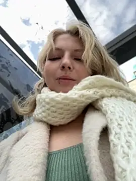 EveLittleSinner online show from 10-19-25, 11:00