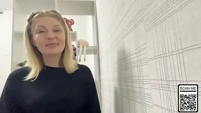 Blondie xoxoxo online show from 11-13-25, 07:24