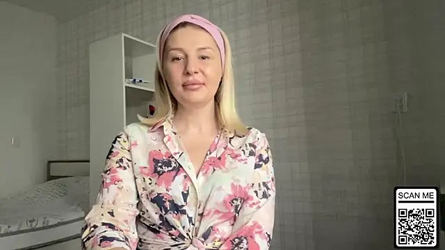 Blondie xoxoxo online show from 11-26-25, 08:37