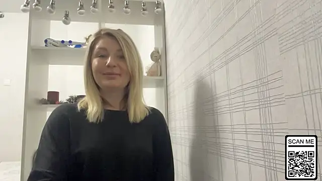 Blondie xoxoxo online show from 12-15-25, 08:51