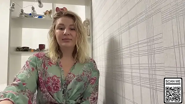 Blondie xoxoxo online show from 12-18-25, 07:14