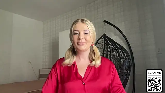 Snapshot of Blondie_xoxoxo chatting on 06-25-26, 12:31 Blondie xoxoxo online show from 06-25-26, 12:31