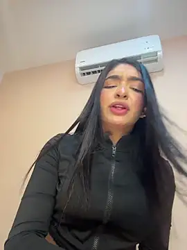 Snapshot of jenn_fit chatting on 01-11-26, 02:27 jenn fit online show from 01-11-26, 02:27