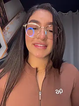 Snapshot of jenn_fit chatting on 01-18-26, 01:53 jenn fit online show from 01-18-26, 01:53