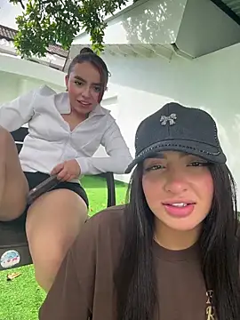 Snapshot of jenn_fit chatting on 01-18-26, 02:43 jenn fit online show from 01-18-26, 02:43