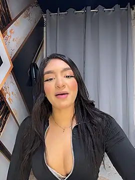 Snapshot of jenn_fit chatting on 02-06-26, 04:39 jenn fit online show from 02-06-26, 04:39