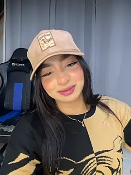 Snapshot of jenn_fit chatting on 02-07-26, 05:11 jenn fit online show from 02-07-26, 05:11