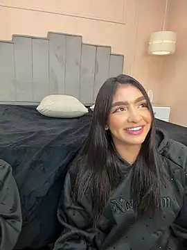 Snapshot of jenn_fit chatting on 02-20-26, 01:35 jenn fit online show from 02-20-26, 01:35