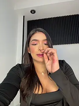 Snapshot of jenn_fit chatting on 03-05-26, 05:14 jenn fit online show from 03-05-26, 05:14