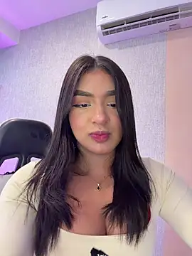 Snapshot of jenn_fit chatting on 03-29-26, 05:51 jenn fit online show from 03-29-26, 05:51