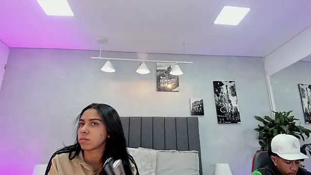 violet and myers online show from 11-04-25, 11:31