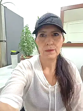 Snapshot of swity_foster chatting on 06-24-26, 03:11 swity foster online show from 06-24-26, 03:11