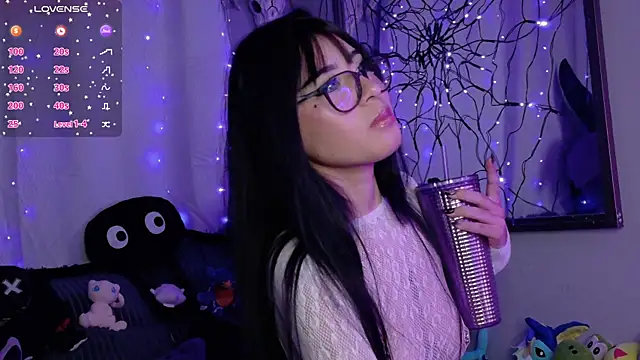 Snapshot of Shar_Succubus chatting on 10-24-25, 01:13 Shar Succubus online show from 10-24-25, 01:13