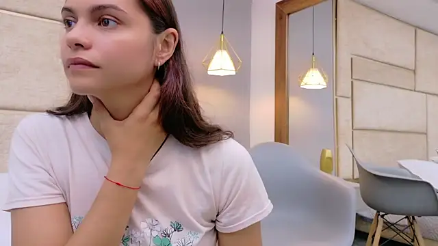 Snapshot of Ashley_HotGirl chatting on 12-19-25, 06:04 Ashley HotGirl online show from 12-19-25, 06:04