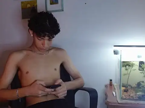 Snapshot of Xtremeplay_18 chatting on 09-22-25, 08:44 Xtremeplay 18 online show from 09-22-25, 08:44