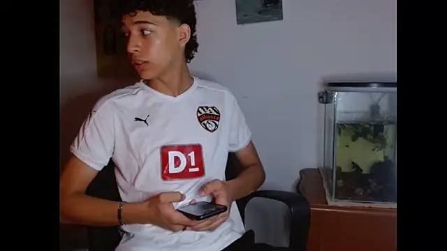 Snapshot of Xtremeplay_18 chatting on 10-10-25, 07:57 Xtremeplay 18 online show from 10-10-25, 07:57