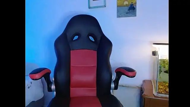 Snapshot of Xtremeplay_18 chatting on 10-16-25, 08:10 Xtremeplay 18 online show from 10-16-25, 08:10