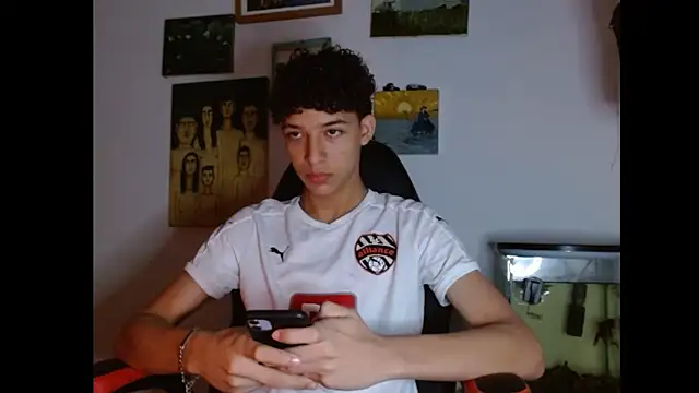 Snapshot of Xtremeplay_18 chatting on 10-24-25, 09:22 Xtremeplay 18 online show from 10-24-25, 09:22