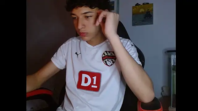 Snapshot of Xtremeplay_18 chatting on 10-30-25, 11:49 Xtremeplay 18 online show from 10-30-25, 11:49