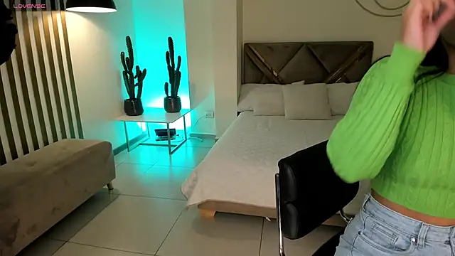 AyshelBrown online show from 11-26-25, 03:40