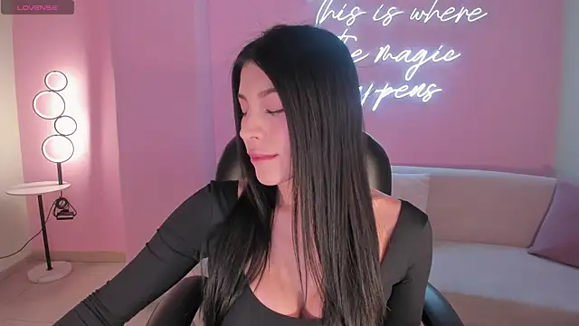 Snapshot of MaddisonTaylor1 chatting on 05-03-26, 05:19 MaddisonTaylor1 online show from 05-03-26, 05:19