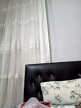 Snapshot of Muratcan33 chatting on 10-03-25, 10:51 Muratcan33 online show from 10-03-25, 10:51