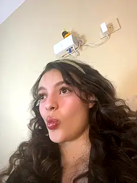 AriaHeavenss online show from 10-02-25, 01:45