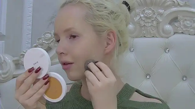 EllieFrosty  online show from 01-13-26, 05:51