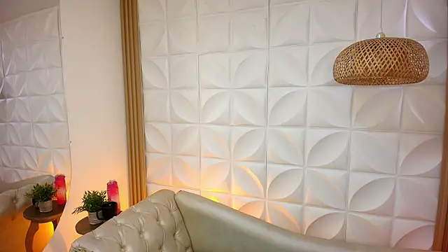 Lily rousee  online show from 11-10-25, 12:48