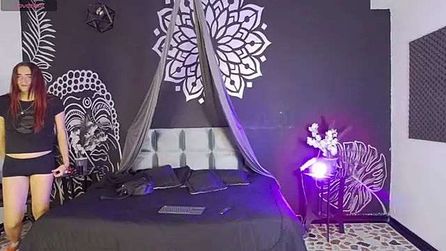 Maylu Fox online show from 11-12-25, 12:27