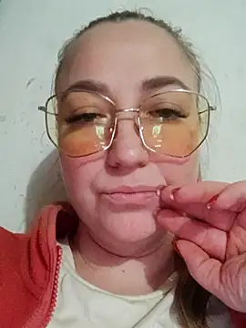 Kiss Eva online show from 11-29-25, 05:38