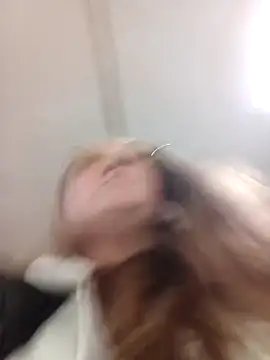 Kiss Eva online show from 04-15-26, 12:34