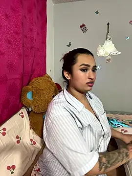 naomirouse  online show from 01-12-26, 03:34