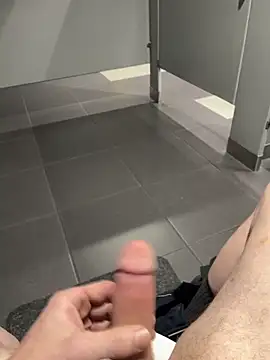 Snapshot of 66Retro99 chatting on 12-19-25, 12:17 66Retro99 online show from 12-19-25, 12:17