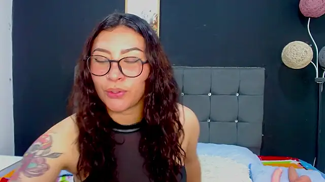 nicolee 8 online show from 10-10-25, 01:43